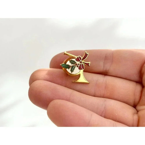 Gold T French Horn Bow Tie + Mistletoe Green & Red Enamel Christmas Pin | Brooch - Picture 8 of 8